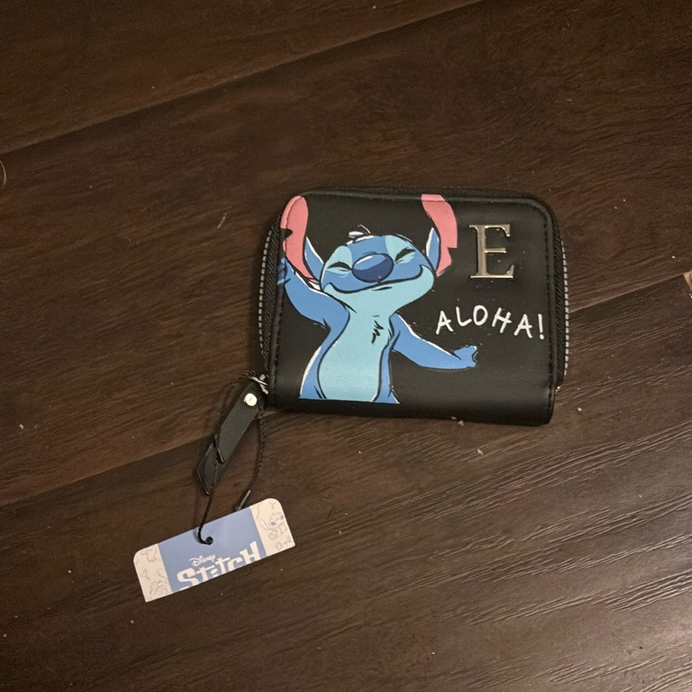 Brand new stitch, mini wallet